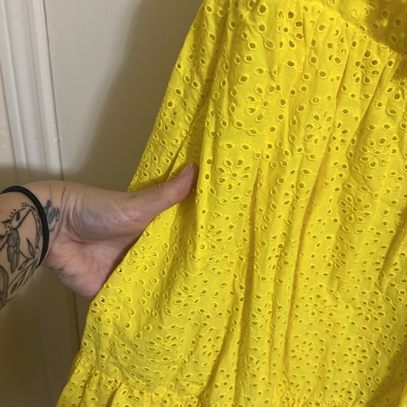 EUC Lilly Pulitzer “Asteria” yellow eyelet overlay flutter sleeve tiered dress - Picture 5 of 6